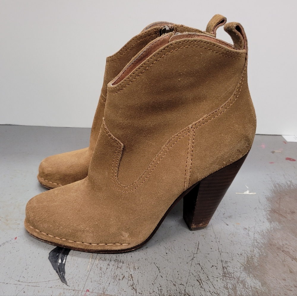 Frye Madeline Short Bootie Heels Cashew in color Suede Leather 7 M